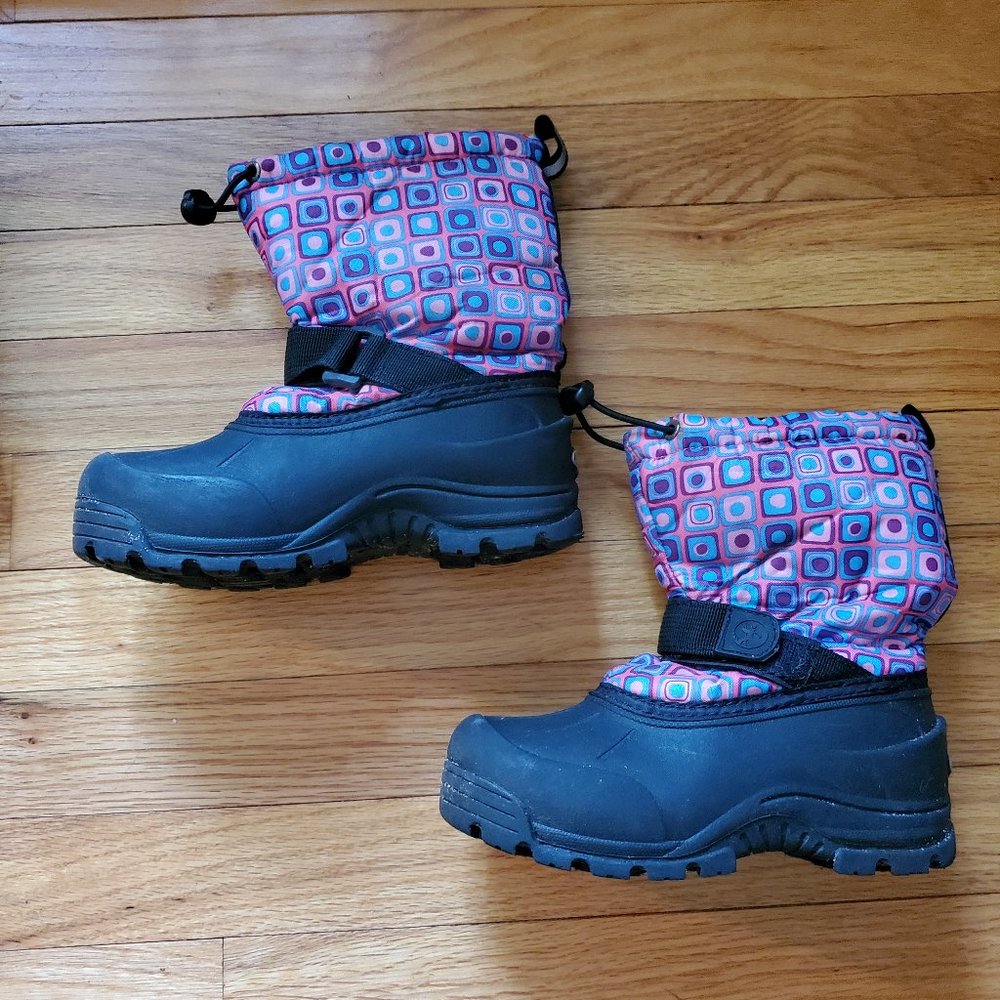 Snow boots
